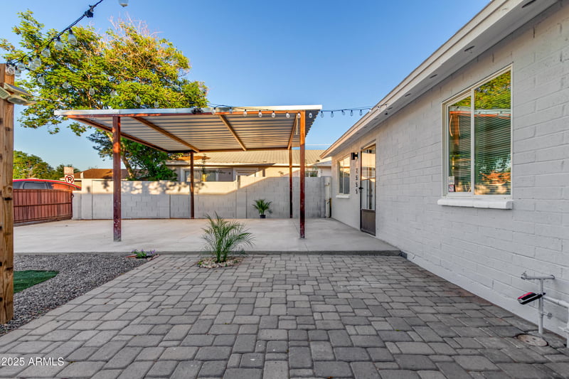 2555 Mobile Ln, Phoenix, AZ 85040