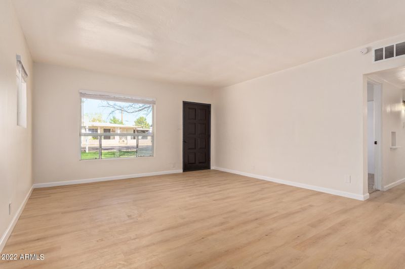 2555 W Avalon Dr, Phoenix, AZ 85017
