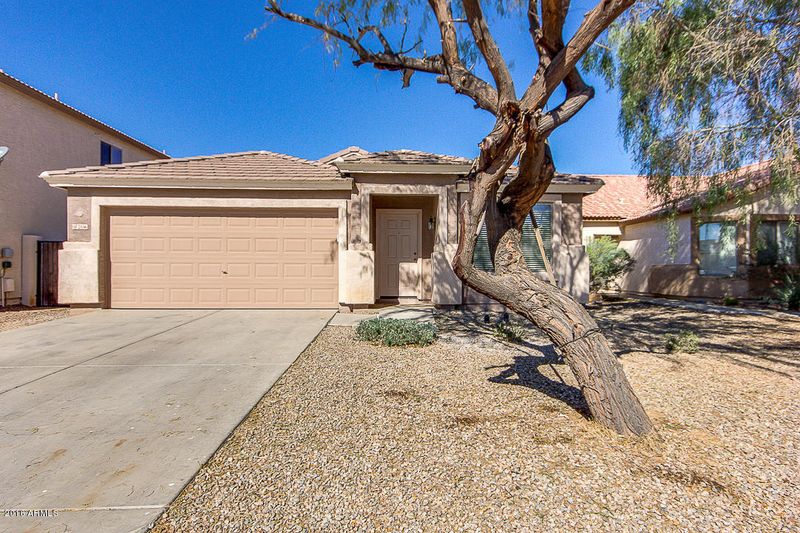 2556 E Silversmith Trl, San Tan Valley, AZ 85143