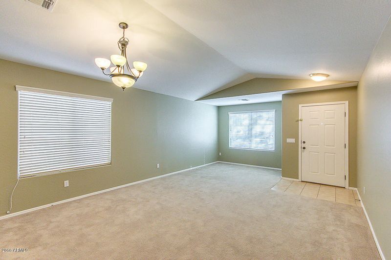 2556 E Silversmith Trl, San Tan Valley, AZ 85143
