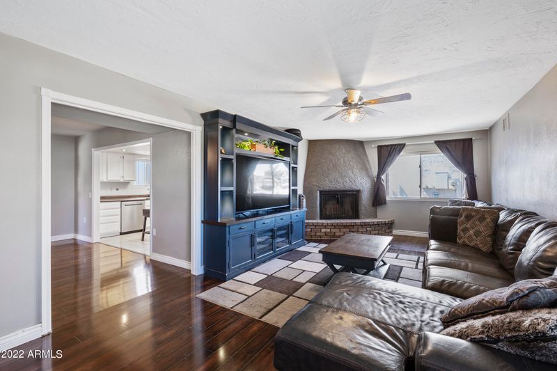 2557 E Inverness Ave, Mesa, AZ 85204