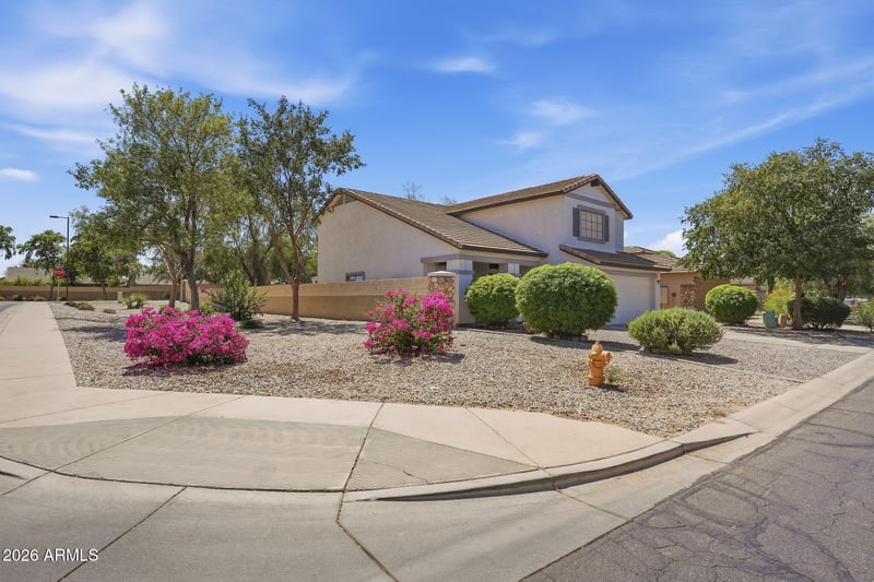 2557 W Wrangler Way, San Tan Valley, AZ 85144