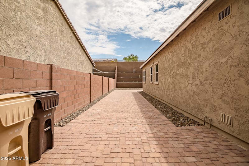 25577 103rd Ave, Peoria, AZ 85383
