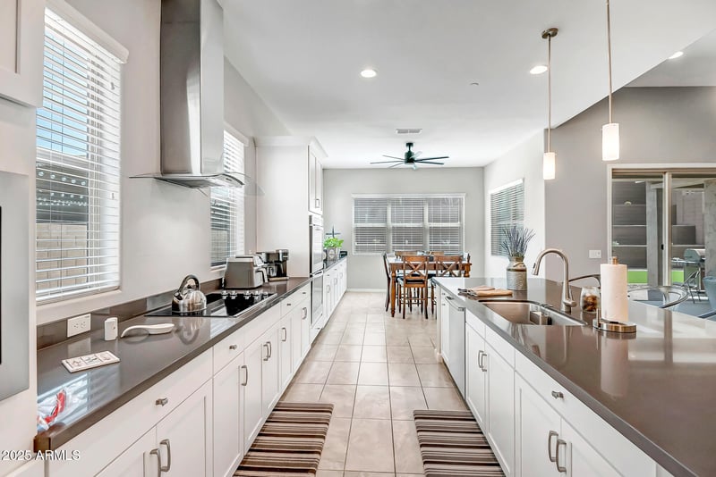 25577 103rd Ave, Peoria, AZ 85383