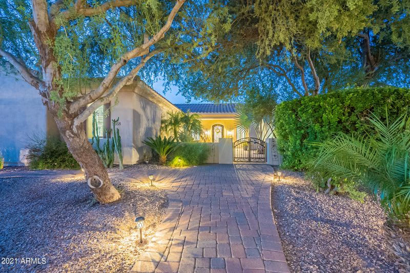 2558 E Locust Dr, Chandler, AZ 85286