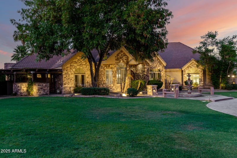 2558 Page Ct, Gilbert, AZ 85234