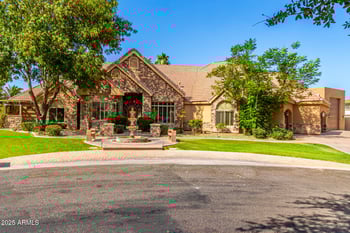 2558 Page Ct, Gilbert, AZ 85234