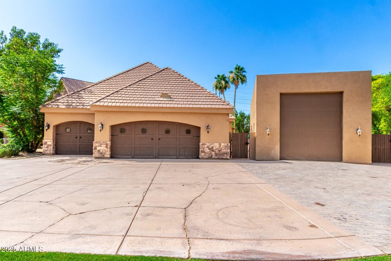 2558 Page Ct, Gilbert, AZ 85234