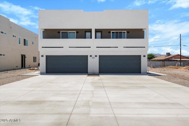 2559 E Broadway Rd, Phoenix, AZ 85040