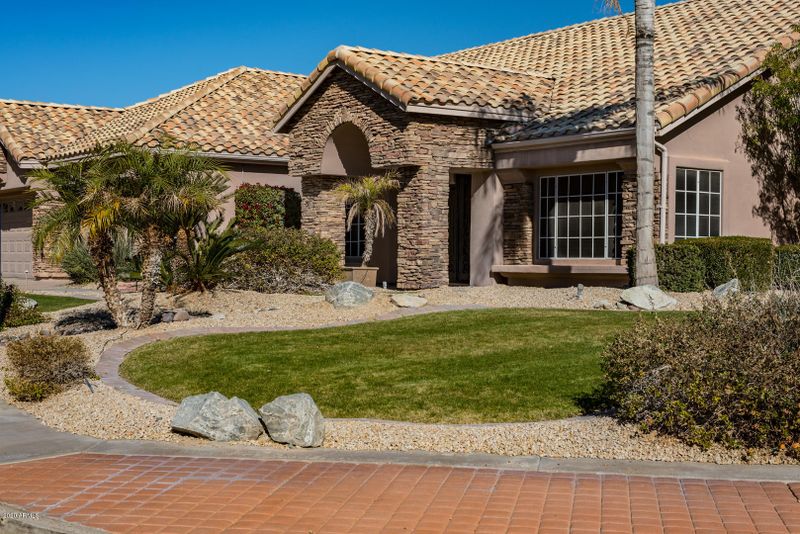2560 E Desert Willow Dr, Phoenix, AZ 85048