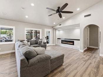 2560 Lindsay Rd #40, Mesa, AZ 85213