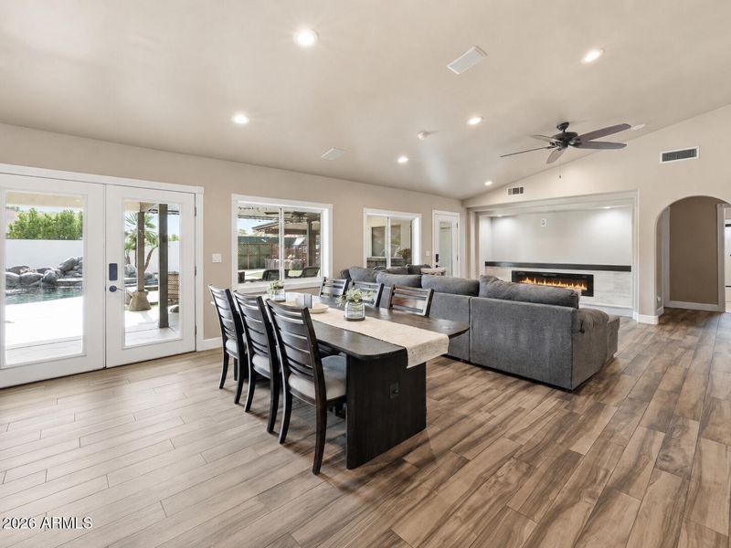 2560 N Lindsay Rd #40, Mesa, AZ 85213