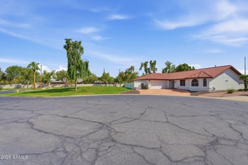 2560 N Lindsay Rd #40, Mesa, AZ 85213