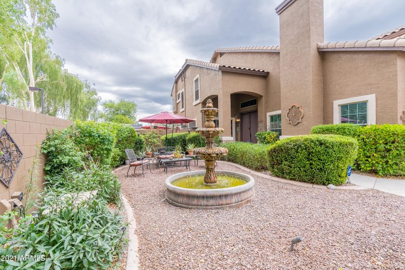 2560 S Birch St, Gilbert, AZ 85295