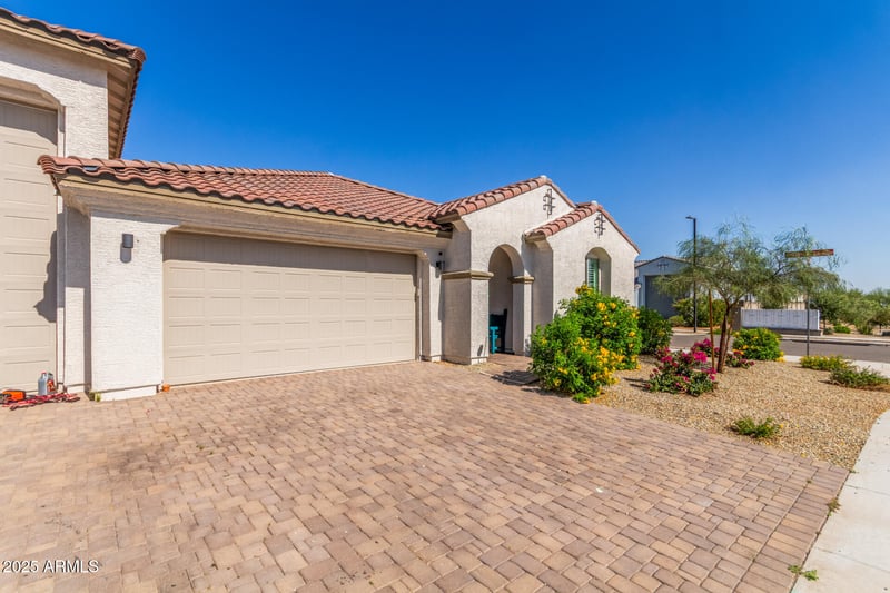 25601 140th Ln, Surprise, AZ 85387