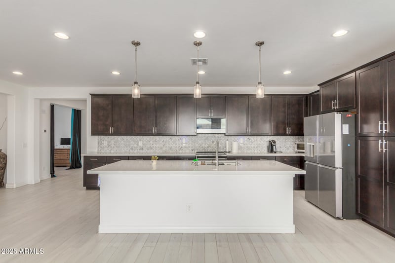 25601 140th Ln, Surprise, AZ 85387
