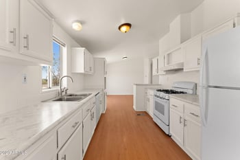 25605 W Rockaway Hills Rd, Morristown, AZ 85342