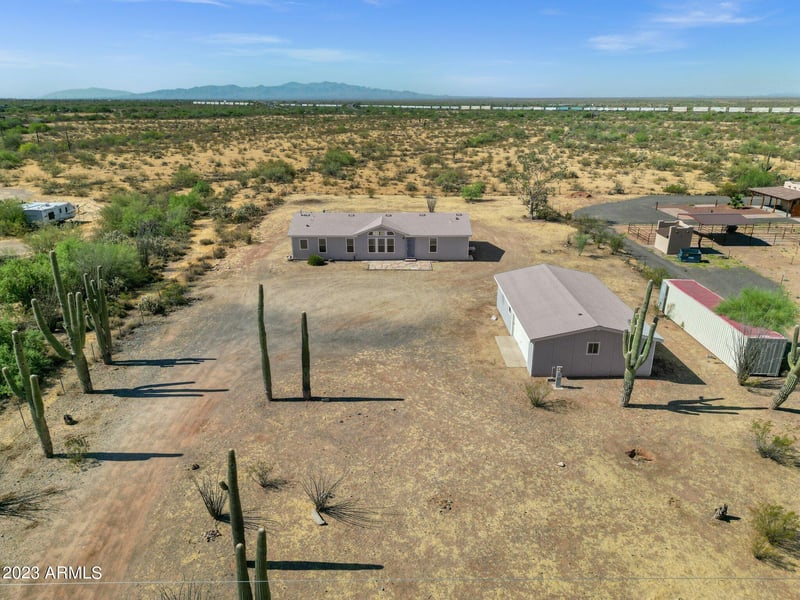 25605 W Rockaway Hills Rd, Morristown, AZ 85342