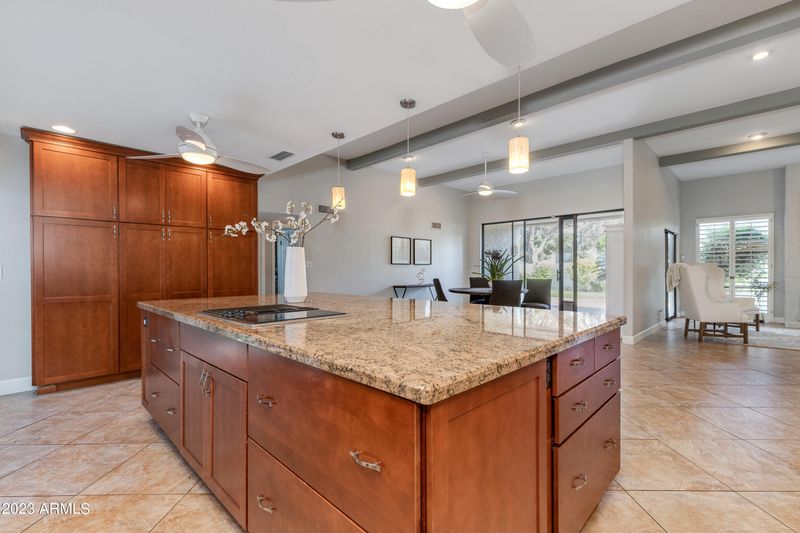2561 E Denton Ln, Phoenix, AZ 85016