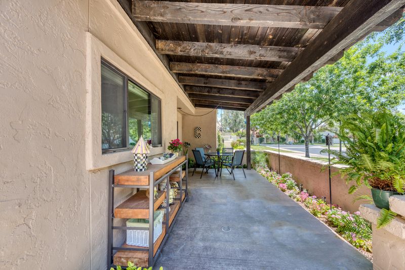 2562 E Denton Ln, Phoenix, AZ 85016