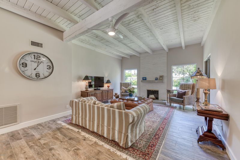 2562 E Denton Ln, Phoenix, AZ 85016