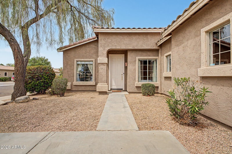 2562 Riviera Dr, Chandler, AZ 85249