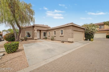 2562 Riviera Dr, Chandler, AZ 85249
