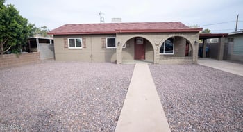 2562 W Avalon Dr, Phoenix, AZ 85017