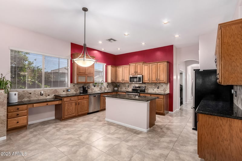 25633 71st Dr, Peoria, AZ 85383