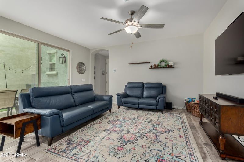 2566 Betty St, Gilbert, AZ 85295