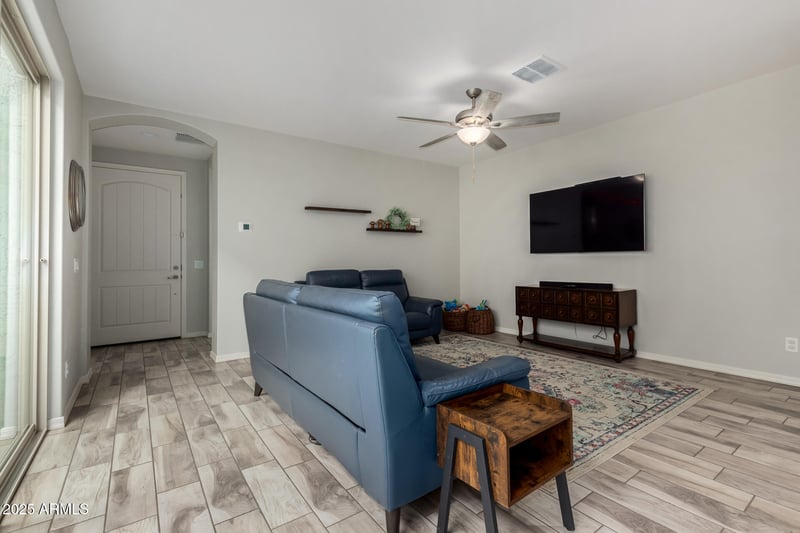 2566 Betty St, Gilbert, AZ 85295