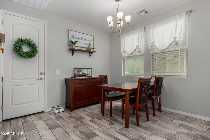 2566 Betty St, Gilbert, AZ 85295