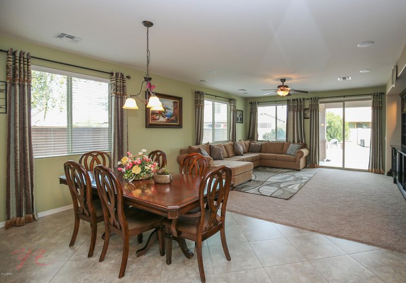2566 E Ironside Ct, Gilbert, AZ 85298