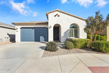 2566 Huntington Dr, Phoenix, AZ 85041