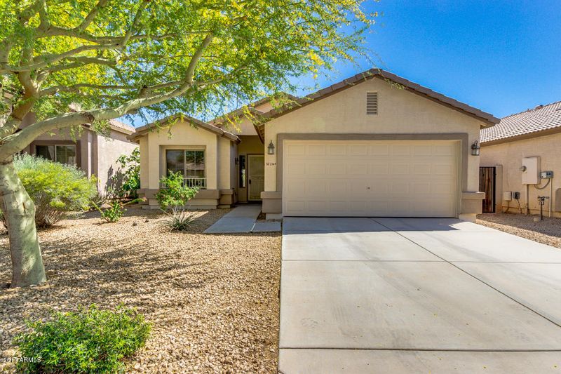 2569 E Silversmith Trl, San Tan Valley, AZ 85143