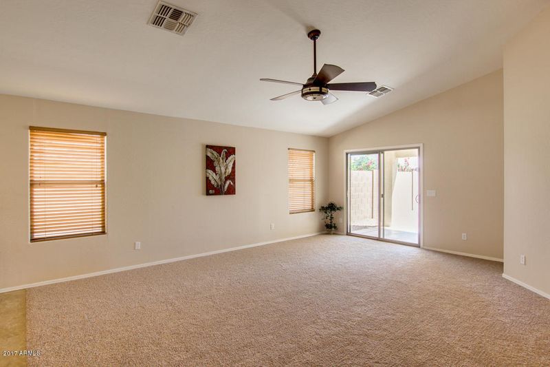 2569 E Silversmith Trl, San Tan Valley, AZ 85143