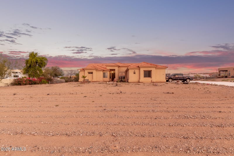 2569 Silverdale Rd, San Tan Valley, AZ 85144