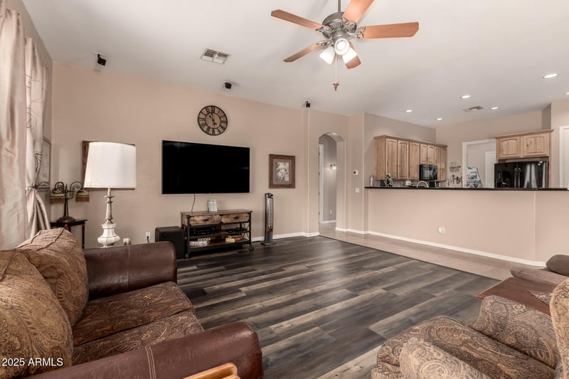 2569 Silverdale Rd, San Tan Valley, AZ 85144