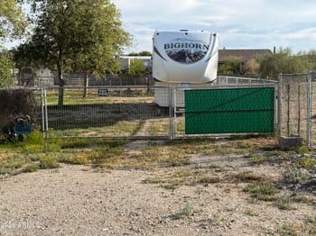 2569 Silverdale Rd, San Tan Valley, AZ 85144