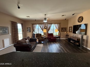 2569 Silverdale Rd, San Tan Valley, AZ 85144