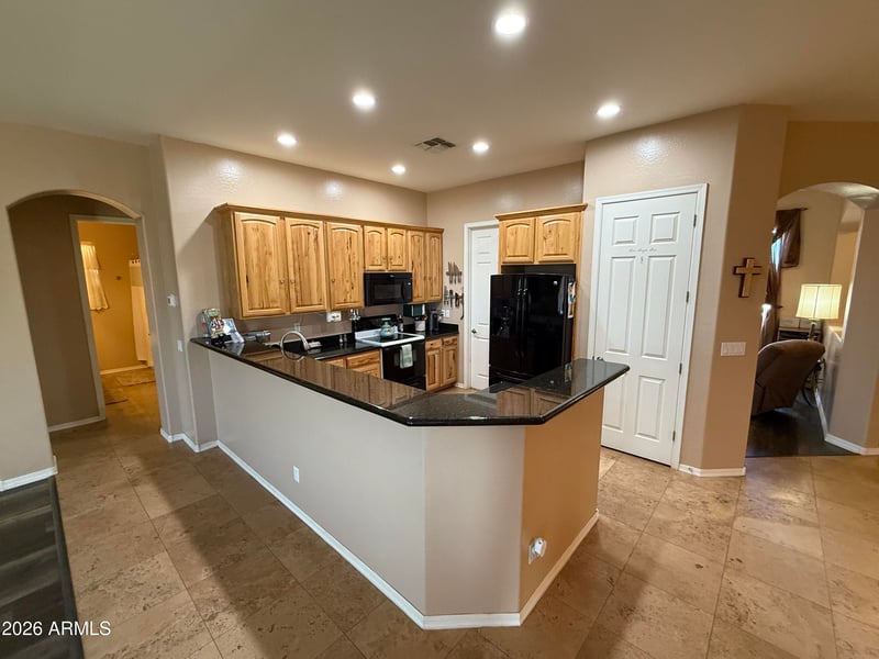 2569 Silverdale Rd, San Tan Valley, AZ 85144