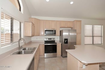 257 Ashurst Dr, Phoenix, AZ 85048