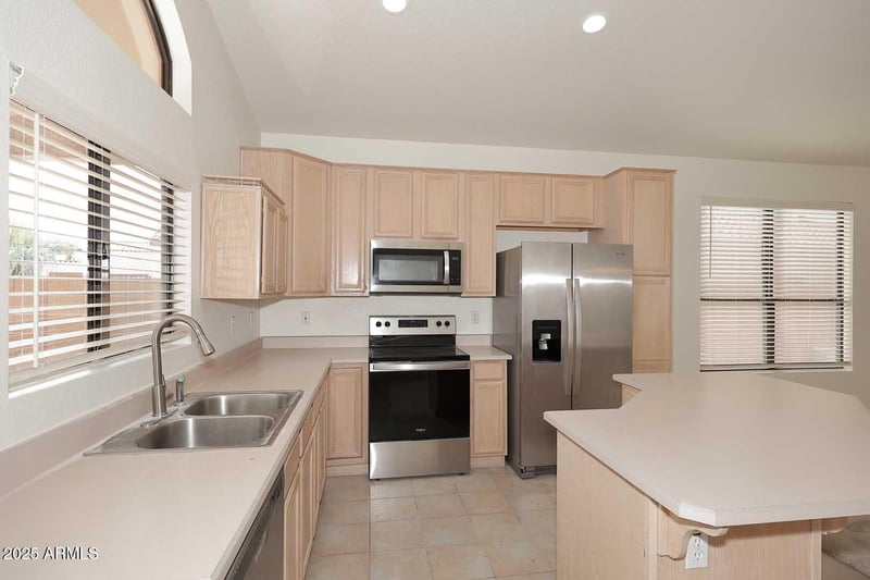 257 Ashurst Dr, Phoenix, AZ 85048