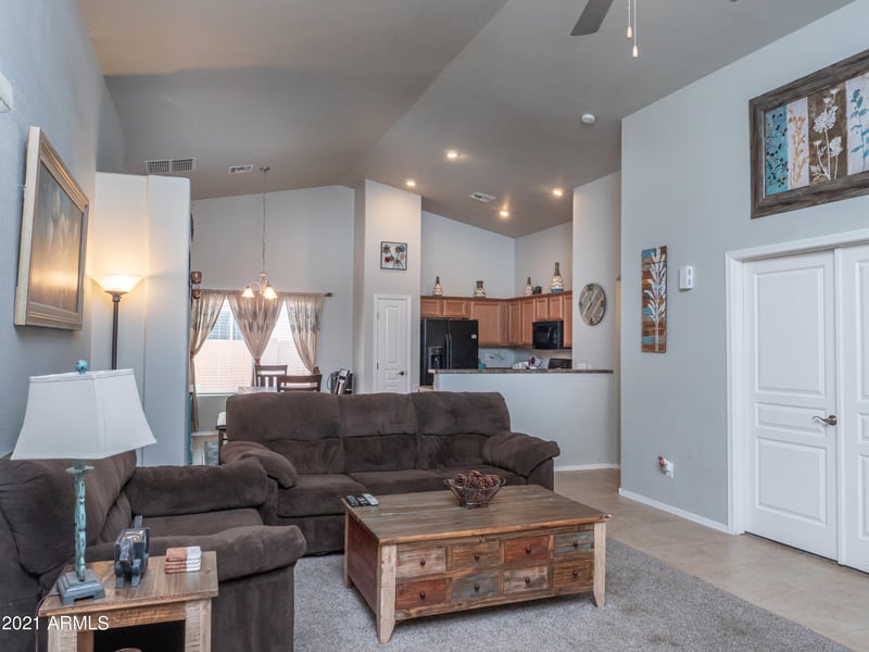 2570 E Silversmith Trl, San Tan Valley, AZ 85143