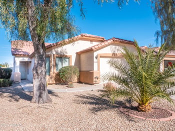 2570 E Silversmith Trl, San Tan Valley, AZ 85143