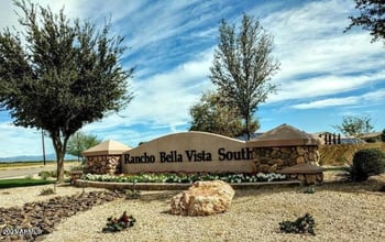 2570 E Silversmith Trl, San Tan Valley, AZ 85143