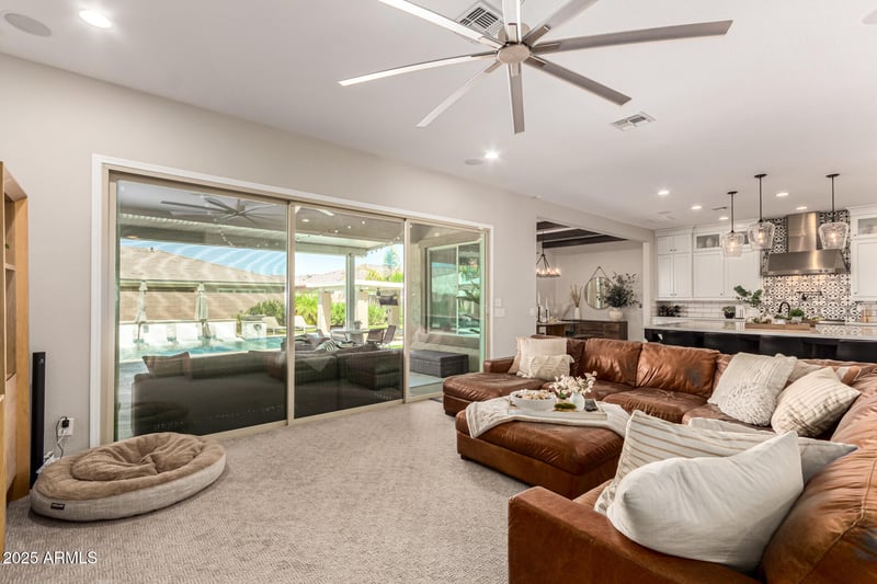 2570 Thornton Ct, Gilbert, AZ 85297