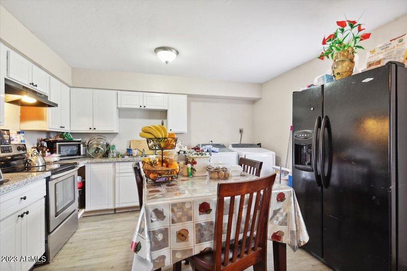 2571 E Mobile Ln, Phoenix, AZ 85040
