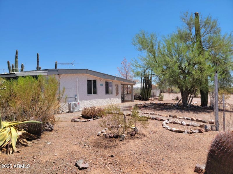 25712 Steinbeck Dr, Morristown, AZ 85342