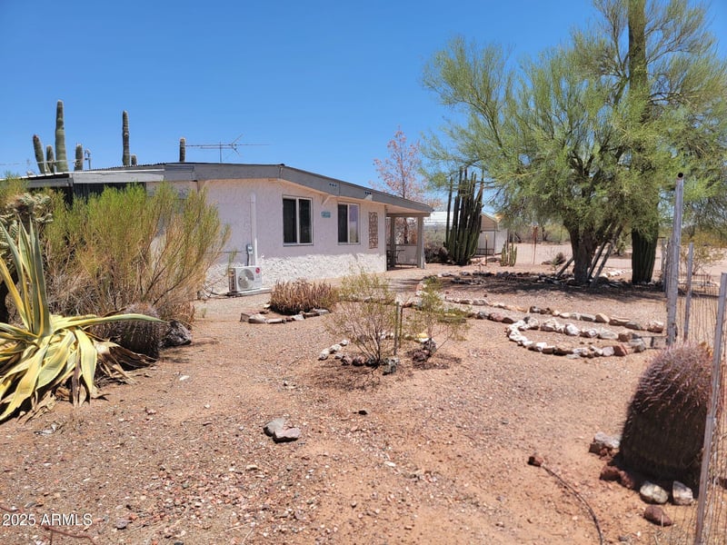 25712 Steinbeck Dr, Morristown, AZ 85342